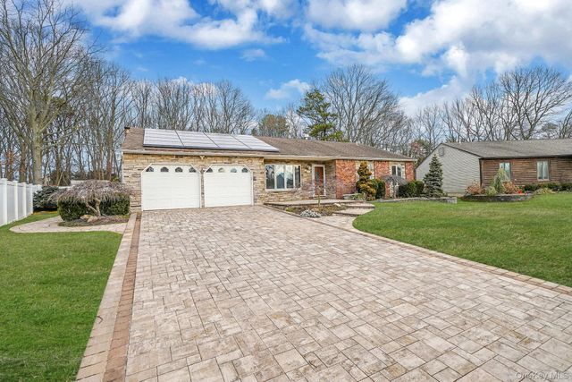 52 San Rafael Avenue, Holbrook, NY 11741