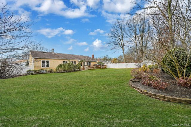 52 San Rafael Avenue, Holbrook, NY 11741