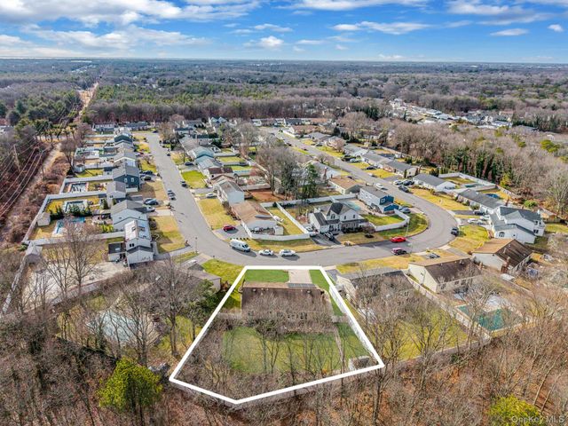 52 San Rafael Avenue, Holbrook, NY 11741