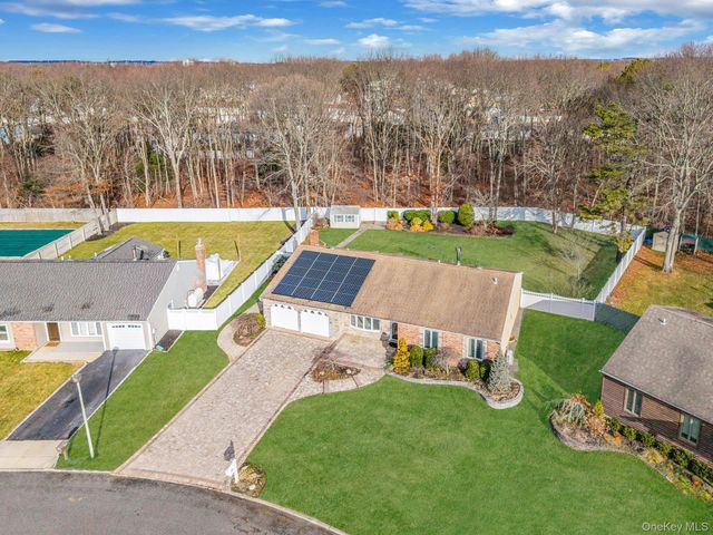 52 San Rafael Avenue, Holbrook, NY 11741