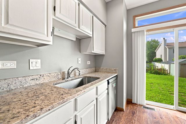 2554 Warm Springs Lane, Naperville, IL 60564