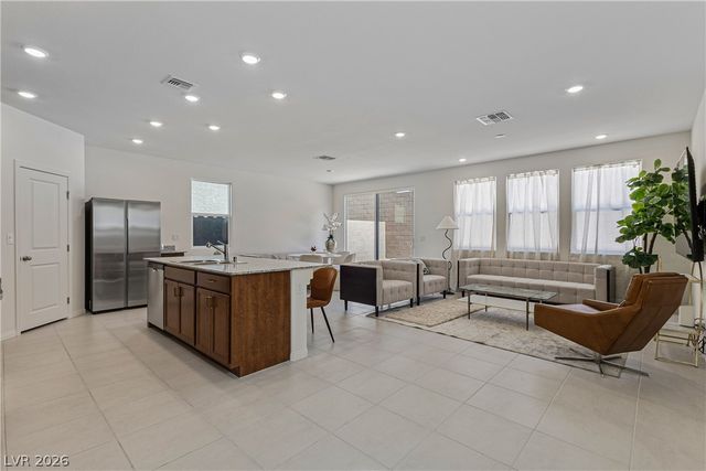 10034 Sir Atlas Court, Las Vegas, NV 89148