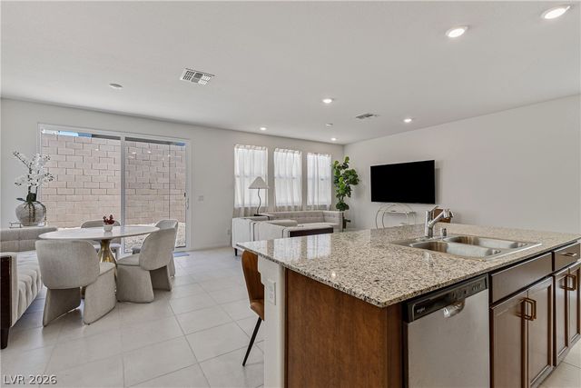 10034 Sir Atlas Court, Las Vegas, NV 89148