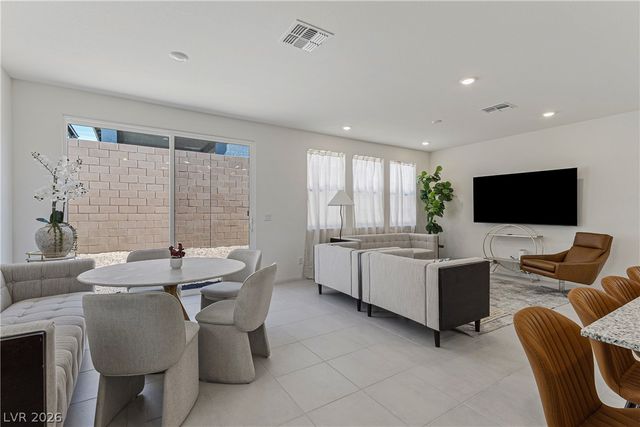 10034 Sir Atlas Court, Las Vegas, NV 89148