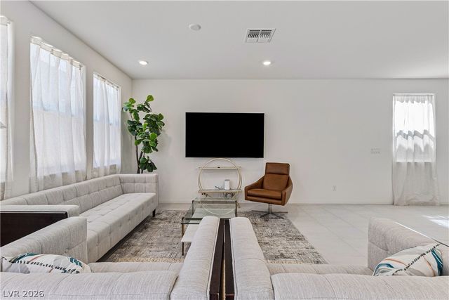 10034 Sir Atlas Court, Las Vegas, NV 89148