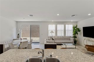 10034 Sir Atlas Court, Las Vegas, NV 89148