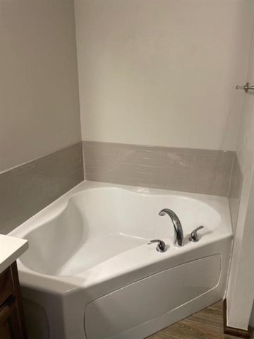 2428 Northcreek Street, Oklahoma City, OK 73128