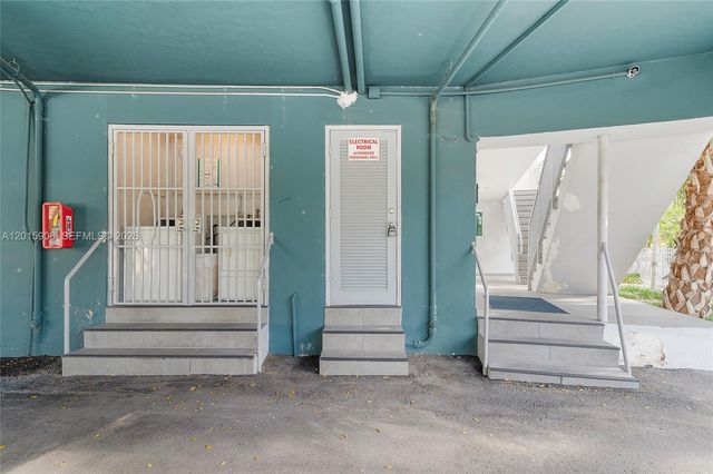 13880 NE 20th Pl 2, North Miami Beach, FL 33181