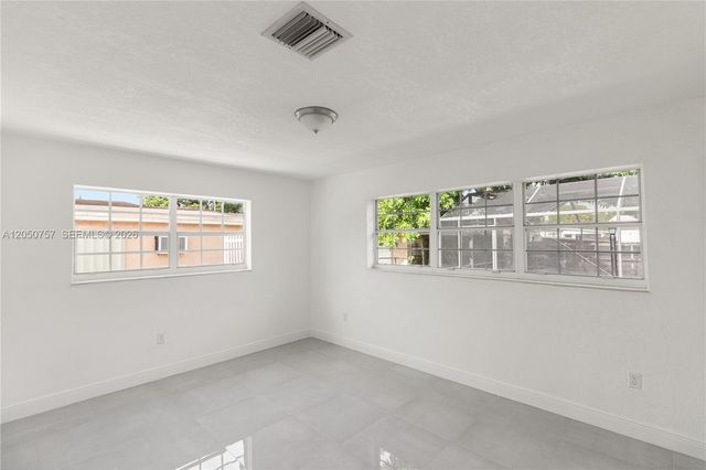 19522 NW 37th Ct, Miami Gardens, FL 33055