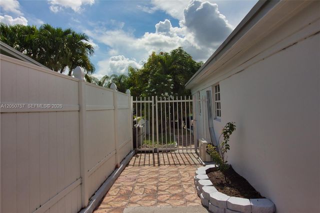 19522 NW 37th Ct, Miami Gardens, FL 33055