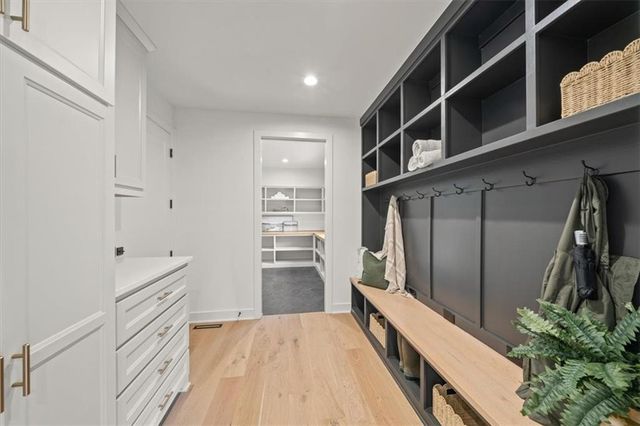 9517 Linden Street, Overland Park, KS 66207