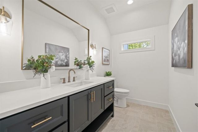 9517 Linden Street, Overland Park, KS 66207