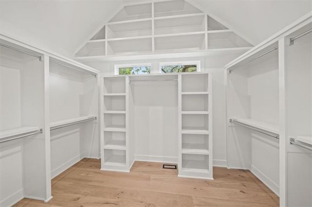 9517 Linden Street, Overland Park, KS 66207