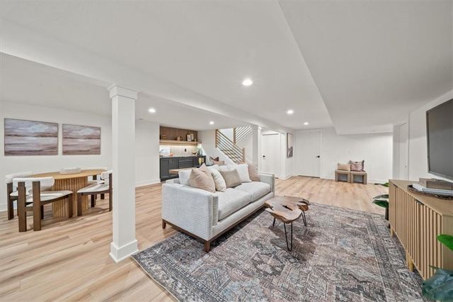 9517 Linden Street, Overland Park, KS 66207