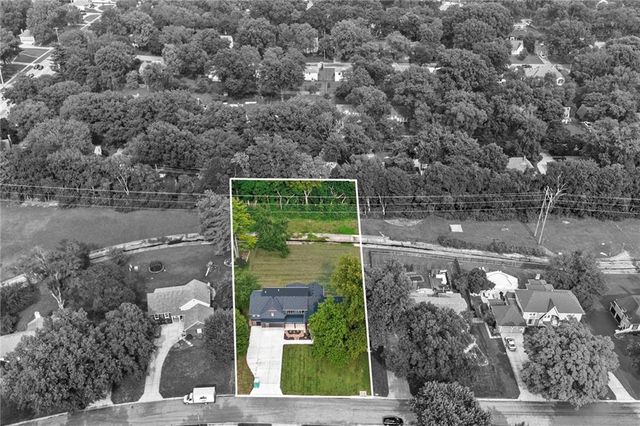 9517 Linden Street, Overland Park, KS 66207