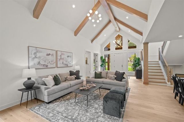 9517 Linden Street, Overland Park, KS 66207