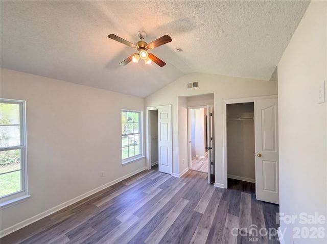 6032 Briggs Drive, Charlotte, NC 28269