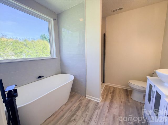 6032 Briggs Drive, Charlotte, NC 28269