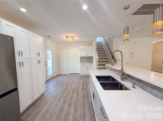 6032 Briggs Drive, Charlotte, NC 28269