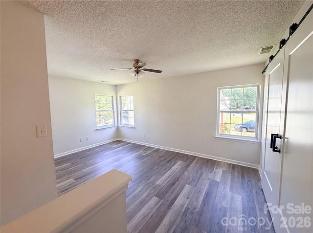 6032 Briggs Drive, Charlotte, NC 28269