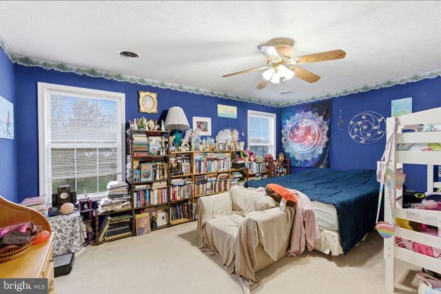 279 JETTA CIR, Martinsburg, WV 25403