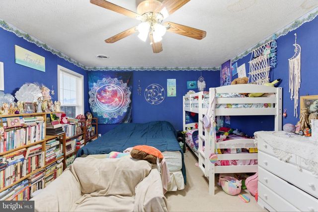 279 JETTA CIR, Martinsburg, WV 25403