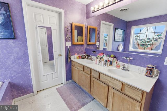 279 JETTA CIR, Martinsburg, WV 25403