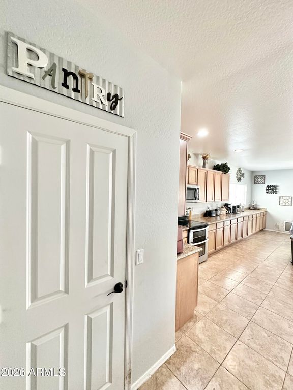 Image 12 of property listing at 16433 W MESCAL Street, Surprise, AZ 85388