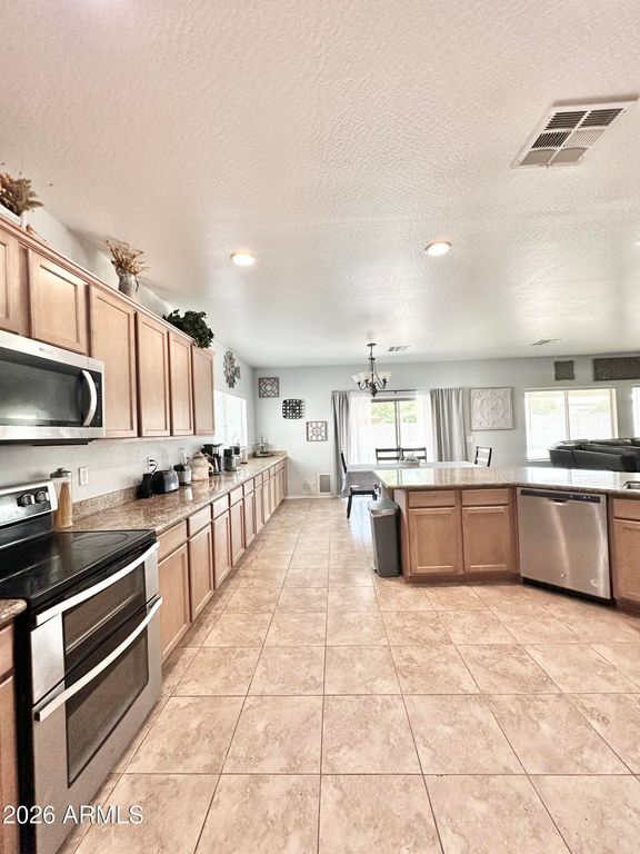 Image 15 of property listing at 16433 W MESCAL Street, Surprise, AZ 85388