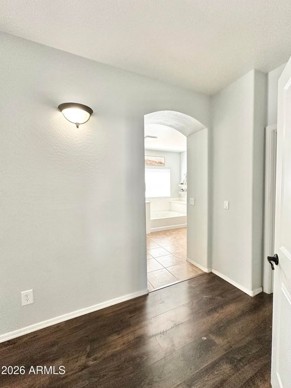 Image 17 of property listing at 16433 W MESCAL Street, Surprise, AZ 85388