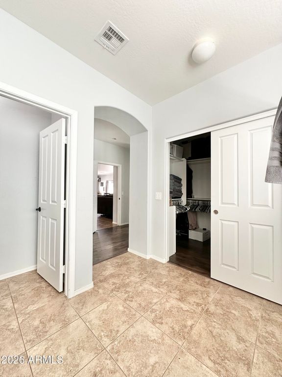 Image 20 of property listing at 16433 W MESCAL Street, Surprise, AZ 85388