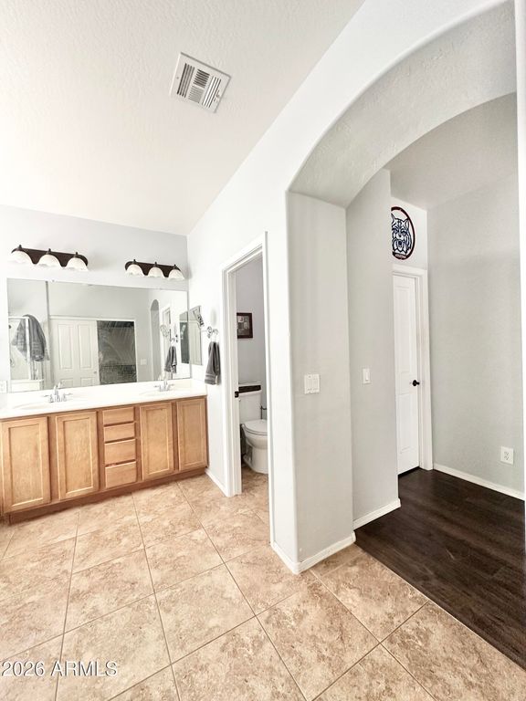 Image 21 of property listing at 16433 W MESCAL Street, Surprise, AZ 85388