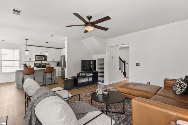 10 Wingcup Way, Simpsonville, SC 29680
