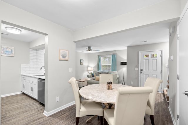 403 71st Ave N Apt 5, Myrtle Beach, SC 29572