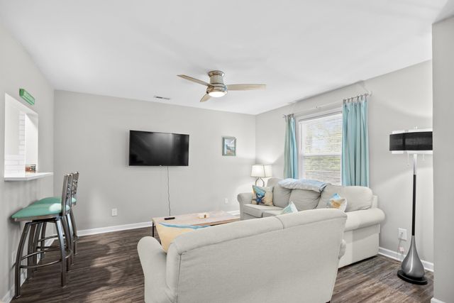 403 71st Ave N Apt 5, Myrtle Beach, SC 29572