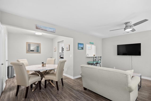 403 71st Ave N Apt 5, Myrtle Beach, SC 29572