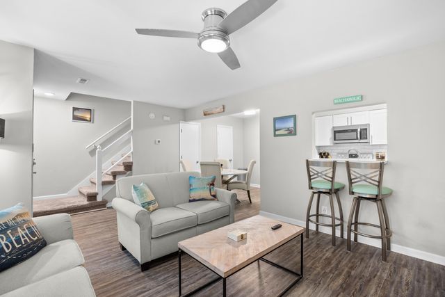 403 71st Ave N Apt 5, Myrtle Beach, SC 29572