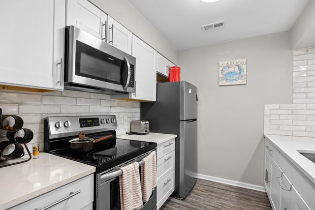 403 71st Ave N Apt 5, Myrtle Beach, SC 29572