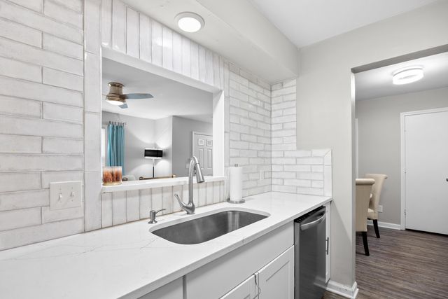 403 71st Ave N Apt 5, Myrtle Beach, SC 29572