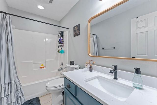 400 Willow Street, Gentry, AR 72734