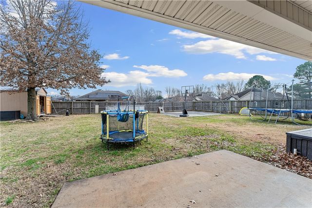 400 Willow Street, Gentry, AR 72734