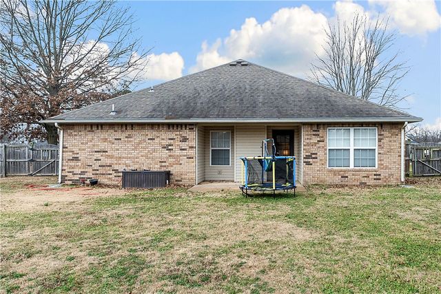 400 Willow Street, Gentry, AR 72734