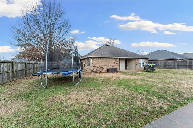 400 Willow Street, Gentry, AR 72734