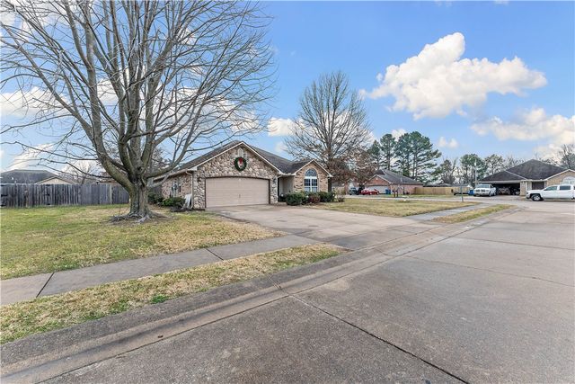 400 Willow Street, Gentry, AR 72734