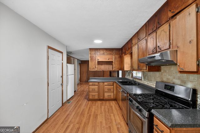 3895 Wesley Drive, Lithia Springs, GA 30122