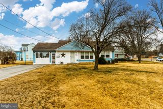 85 HOLLY DR, West Deptford, NJ 08096