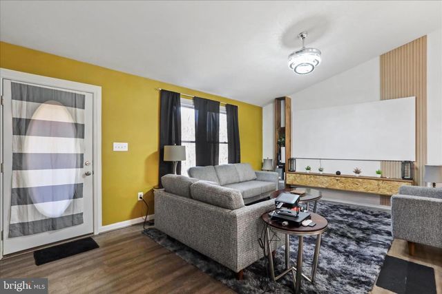 1496 ROLLING LN, Harpers Ferry, WV 25425