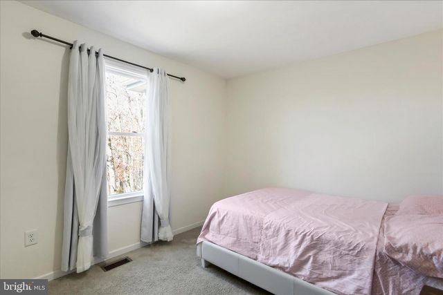 1496 ROLLING LN, Harpers Ferry, WV 25425