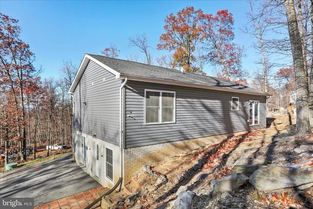 1496 ROLLING LN, Harpers Ferry, WV 25425