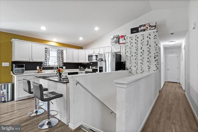 1496 ROLLING LN, Harpers Ferry, WV 25425